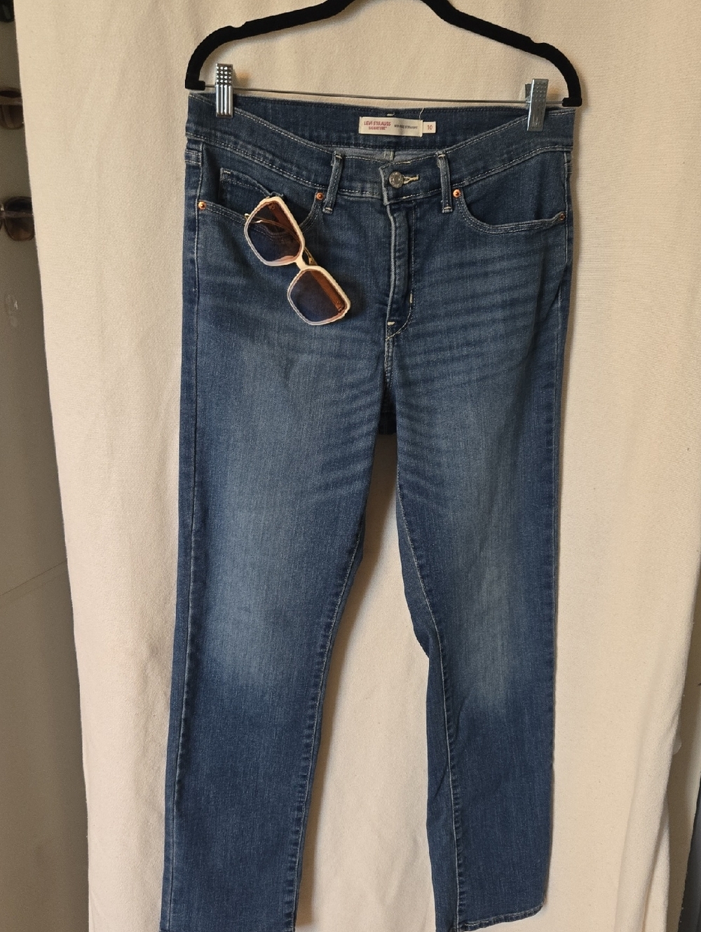 Levi Strauss Signature Mid Rise Straight Jeans Medium Wash Blue Classic Fit
